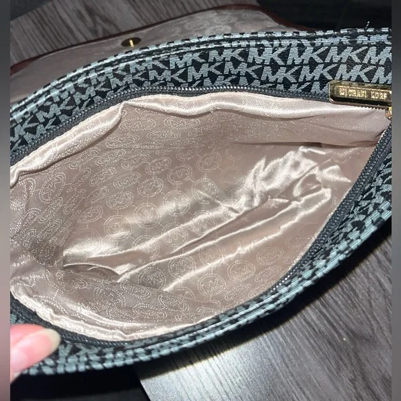 Michael Kors MK Monogram Crossbody Bag Brown Trim Medium Everyday Purse 10.25” - Picture 8 of 15